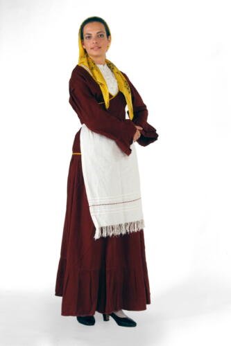 Γυναικεία ενδυμασία Κύθνου 