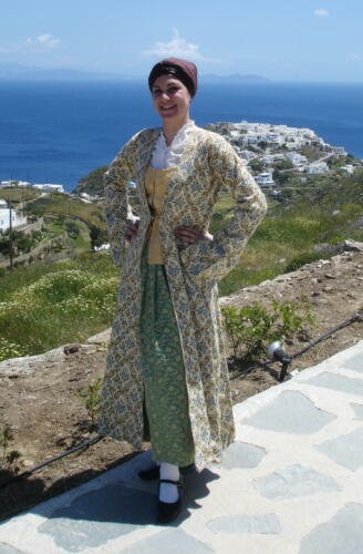 Γυναικεία ενδυμασία Σίφνου